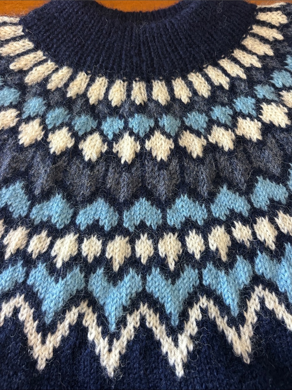Vintage Dale of Norway Nordic Pure New Wool Navy Sweater - Picture 3 of 6